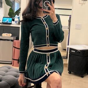 Hesperus Green Knit sweater with Gold Buttons